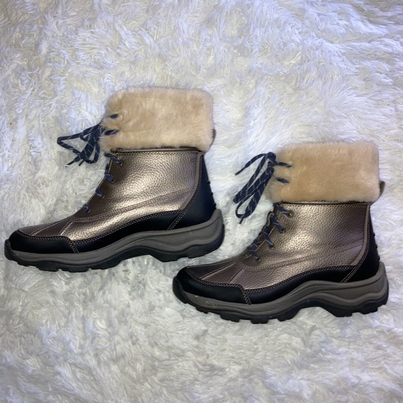 ⭐️SOLD⭐️ Clarks Winter Duck Boots - Picture 2 of 8